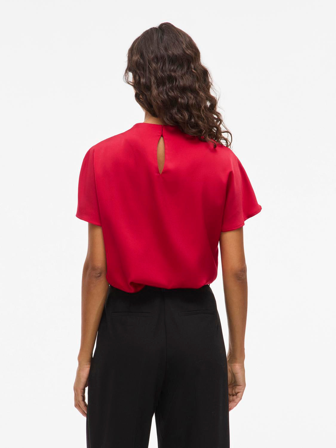 model_shot-back
